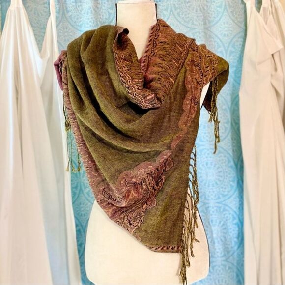 Paisley Patterned Pashmina Style Scarf with Fringe - Picture 5 of 7